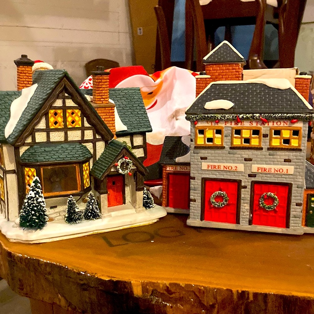 2 Village Bundle-Illuminated Fortune Island Christmas House+ City Fire Station